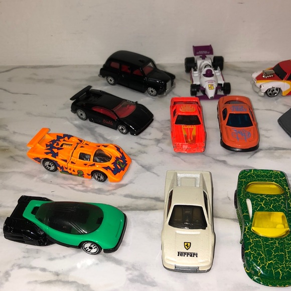 Hot Wheel Luxury Cars - Picture 2 of 4